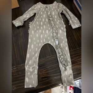 Sweethoney pajamas and blanket